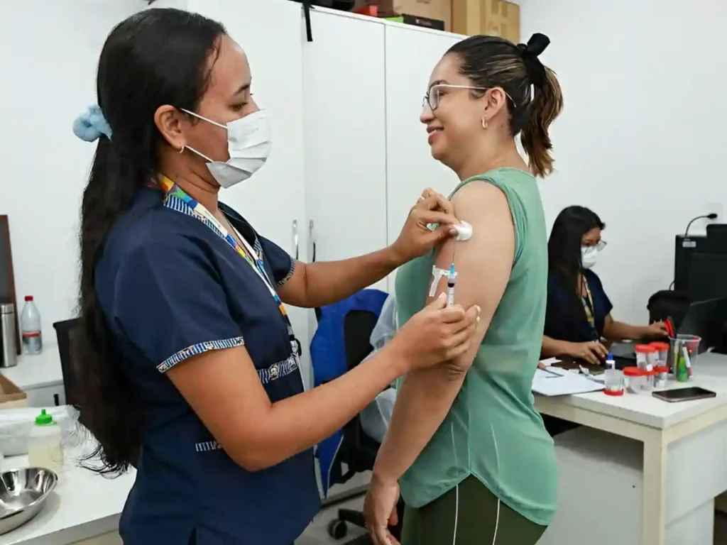IMG_5060-1024x768 População aproveita domingo para atualizar vacinas